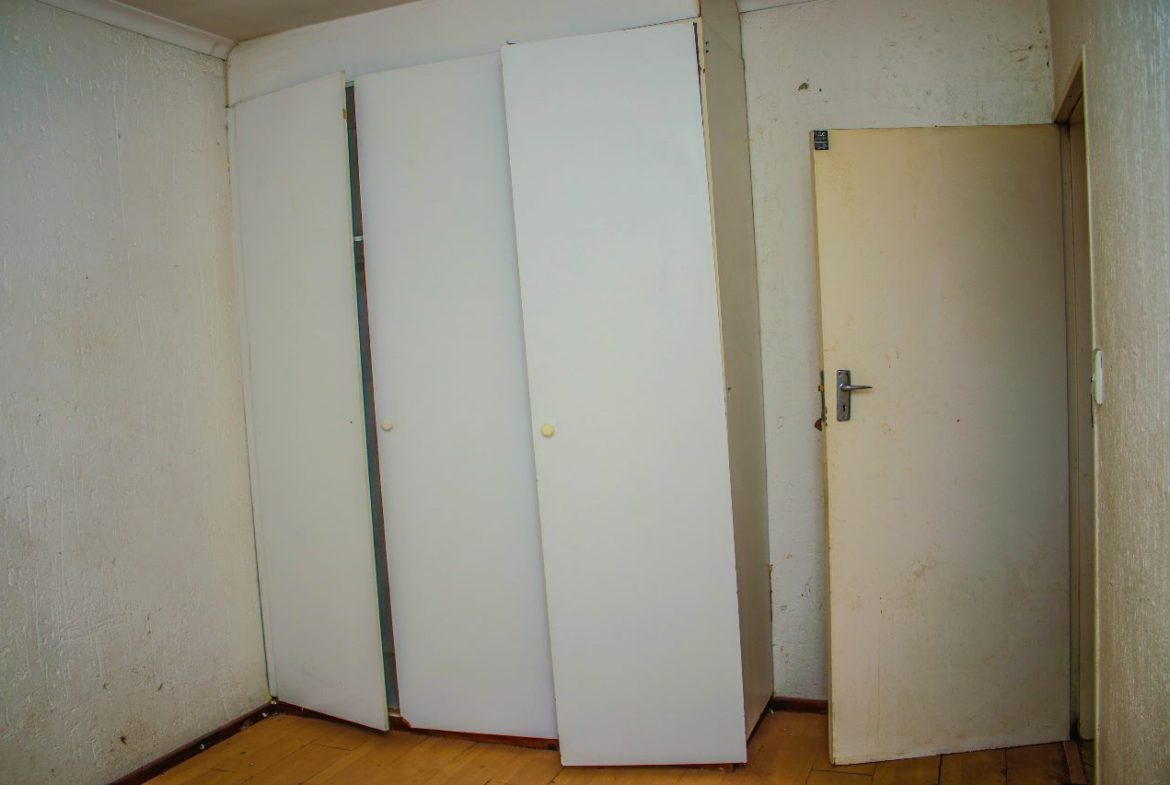 Boksburg 2 Bed Fixer Upper Apartment (3)