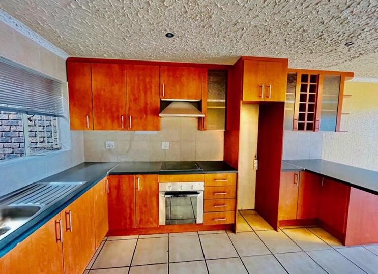 House For Rent – Unit 9 Lotushof, 11 Musivoel Avenue , Birch Acres