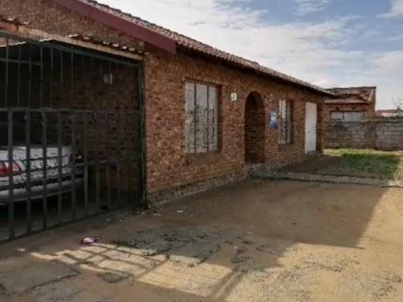House For Sale – 1344 Tsakawi, Peter Jobus Street , Boksburg Central