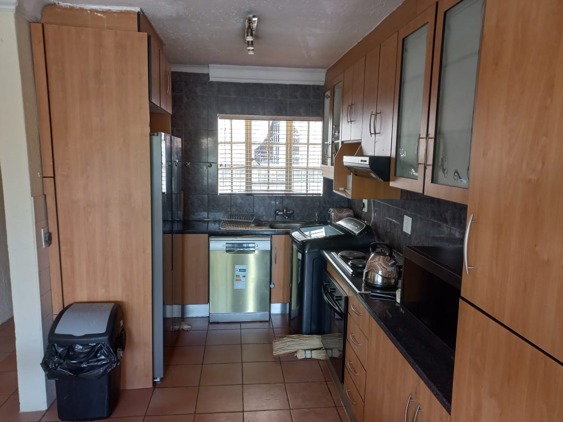 1 Townhouse For Sale – 29 Saxon Village, Norkem Park