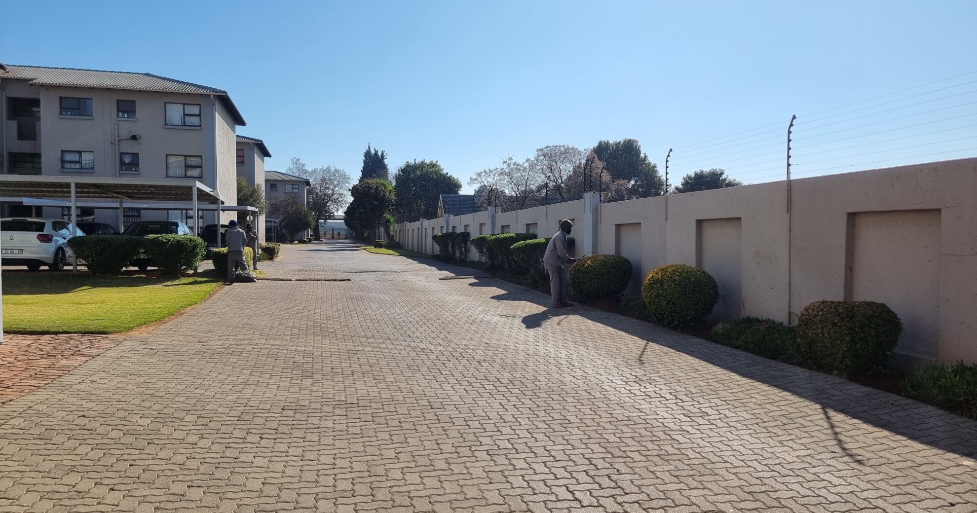 20230718_100934 Boksburg: 2 bed 1 Full Bath Apartment in need of TLC (5)