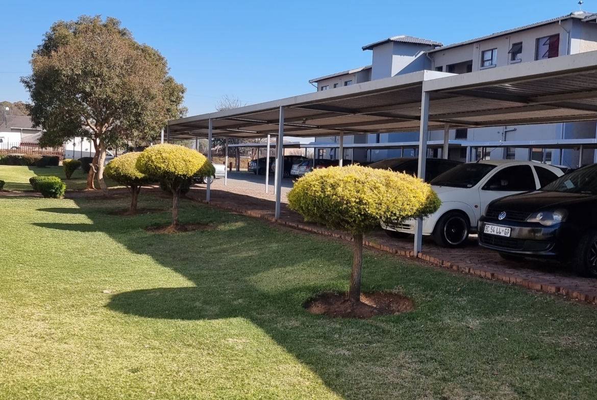 Boksburg 2 Bed Fixer Upper Apartment (3)