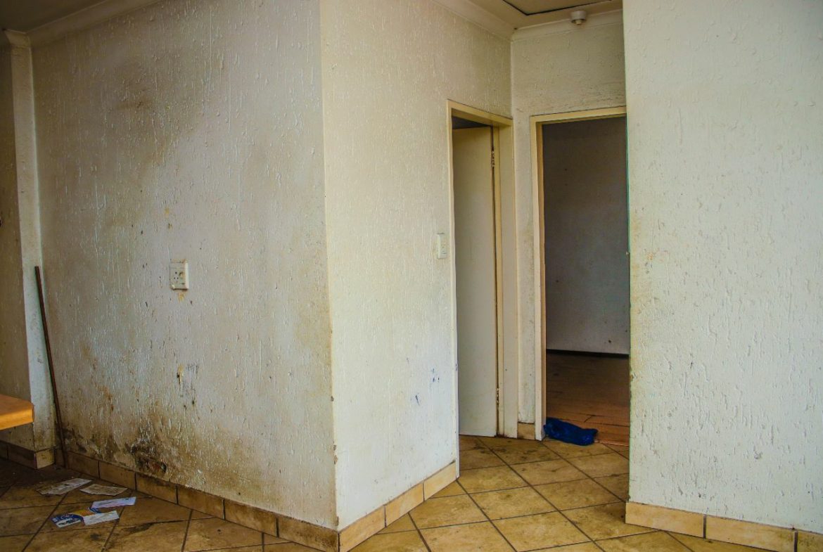 Boksburg 2 Bed Fixer Upper Apartment (3)