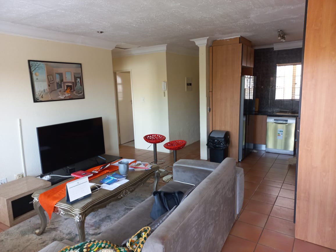 6 Townhouse For Sale – 29 Saxon Village, Norkem Park