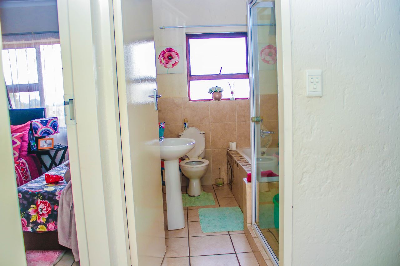 642f30c9-2523-429b-8a02-31c0de8ce930 Boksburg: 2 Bedroom Apartment (4)