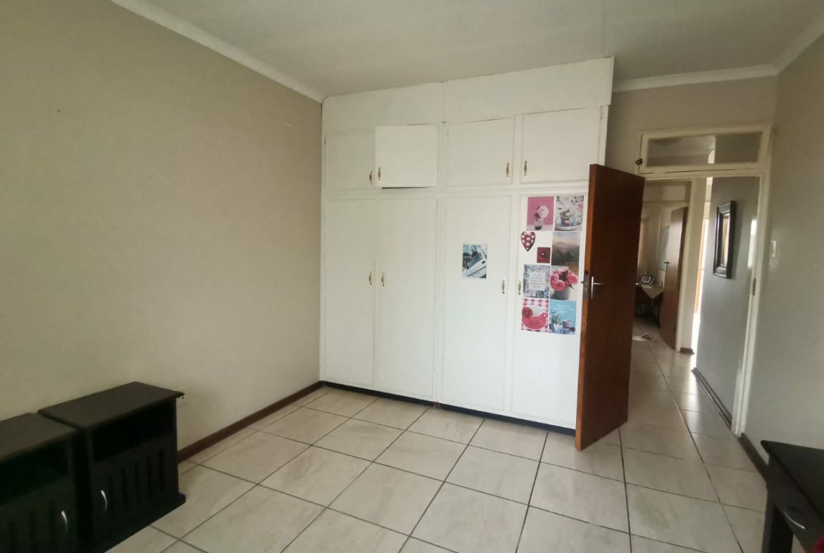 Flat/Apartment For Sale – Unit 12 Noordzicht, 11 Pienaar Avenue , Kempton Park