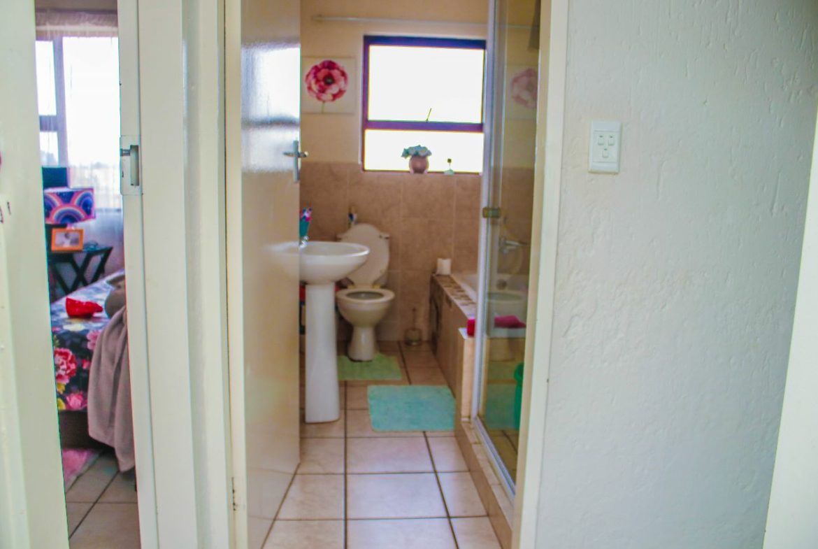 Boksburg: 2 Bedroom Apartment (4)