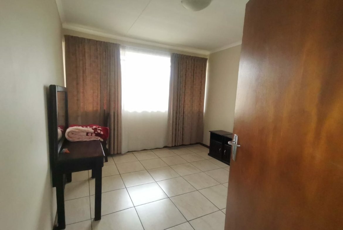 Flat/Apartment For Sale – Unit 12 Noordzicht, 11 Pienaar Avenue , Kempton Park