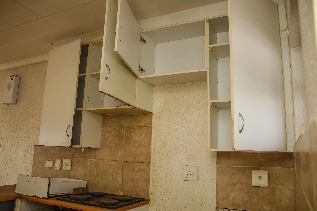 9bf30320-e67b-4512-803c-a17df965bc1d Boksburg 2 Bed Fixer Upper Apartment (3)