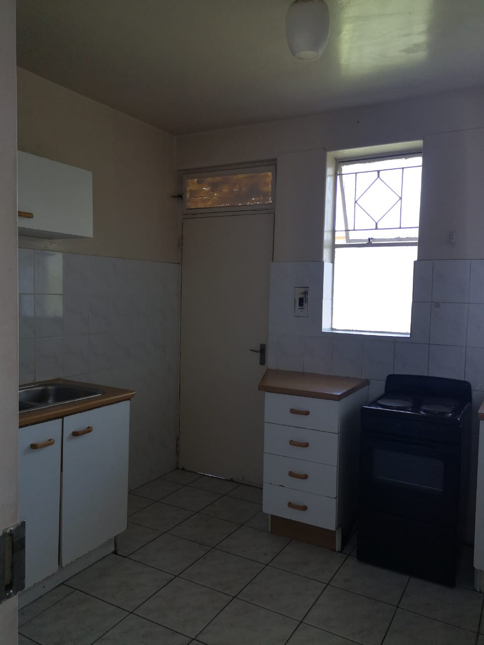 WhatsApp Image 2021-09-27 at 11.47.18 (1) House For Sale – No 9, First Road, Kew , Kew
