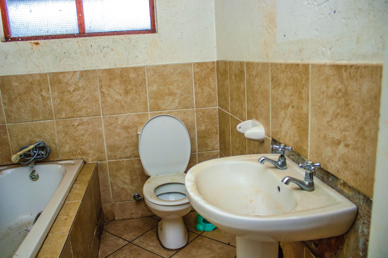 aa0c8fe6-0974-4c68-8677-e689ca2096ce Boksburg 2 Bed Fixer Upper Apartment (3)