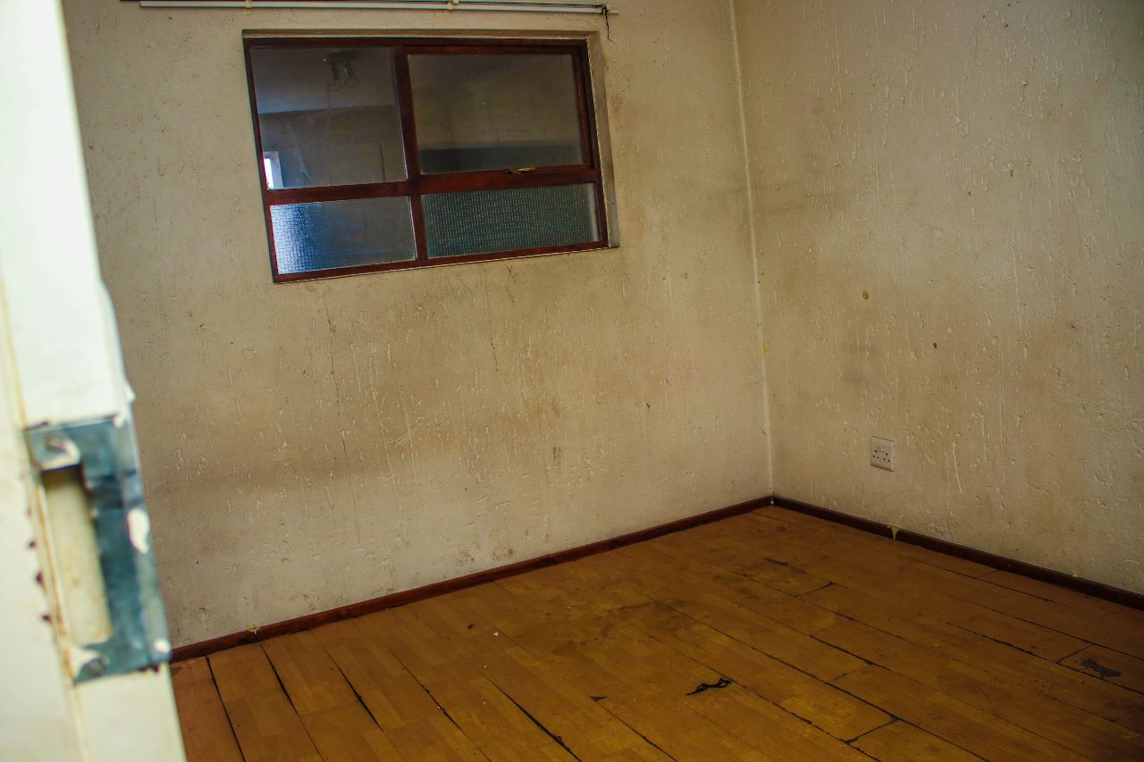 abbcf9a5-4d4f-4277-be15-1a92da266dba Boksburg 2 Bed Fixer Upper Apartment (3)