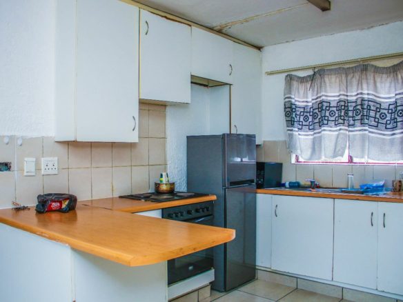 Boksburg: 2 Bedroom 1 Full Bathroom Apartment (1)