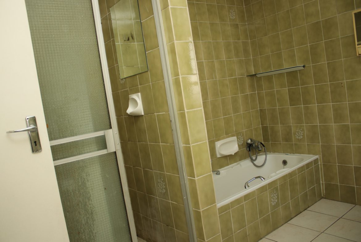 5 Bedroom Duplex Townhouse inclusive of Domestic Quarters