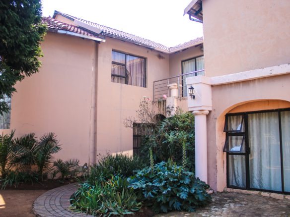8 Bedroom House for Rent in Birchleigh, Kempton Park