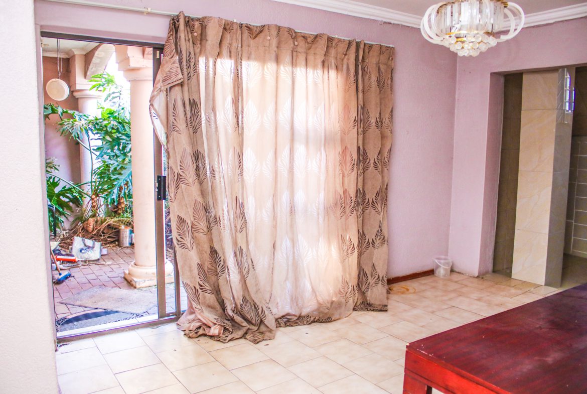 8 Bedroom House for Sale in Birchleigh, Kempton Park