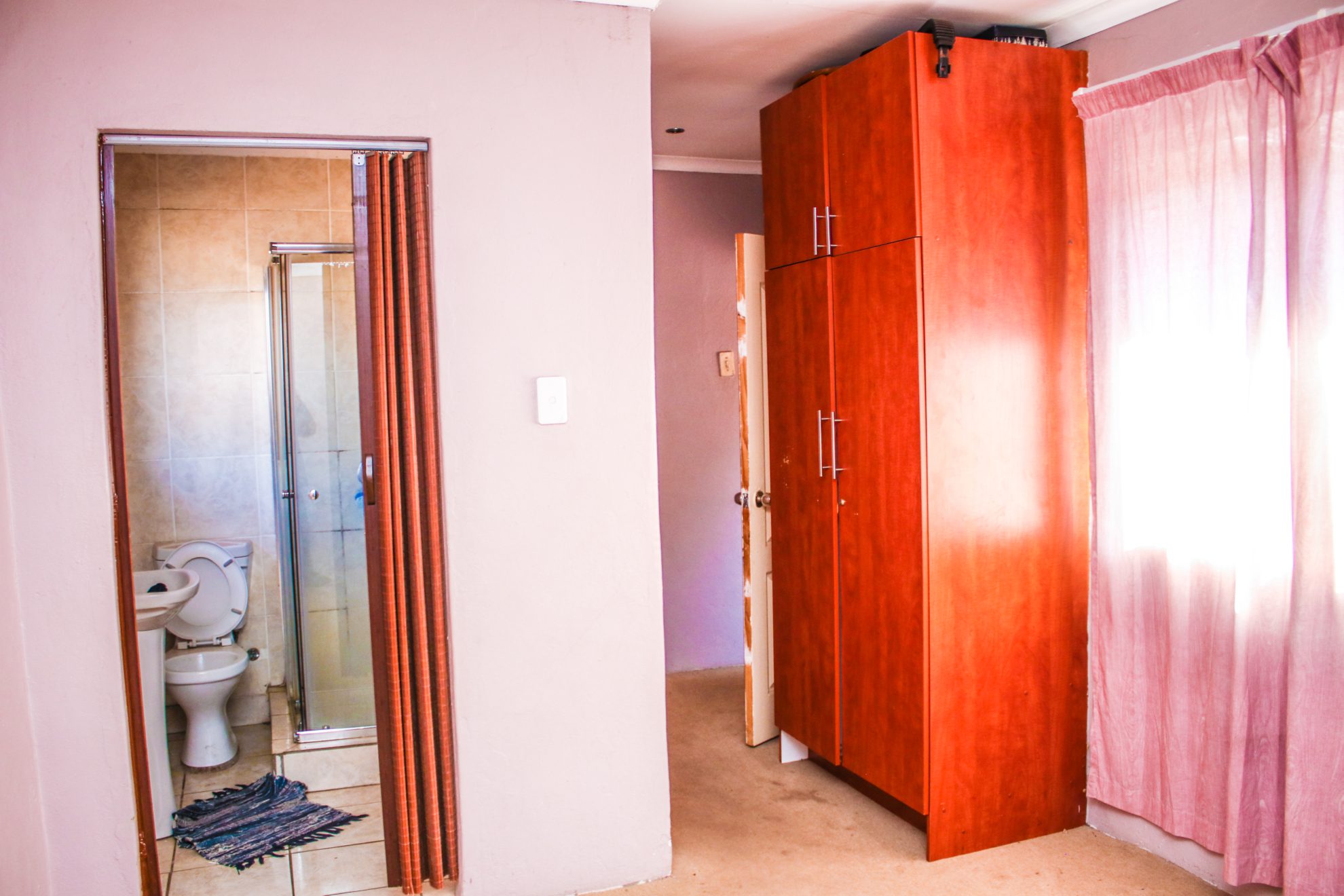 IMG_0359 8 Bedroom House for Sale in Birchleigh, Kempton Park