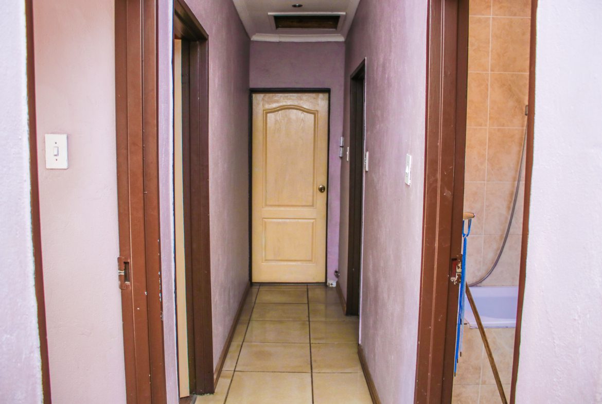 8 Bedroom House for Sale in Birchleigh, Kempton Park