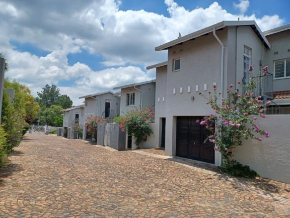 three bedroom Cluster in Riverclub