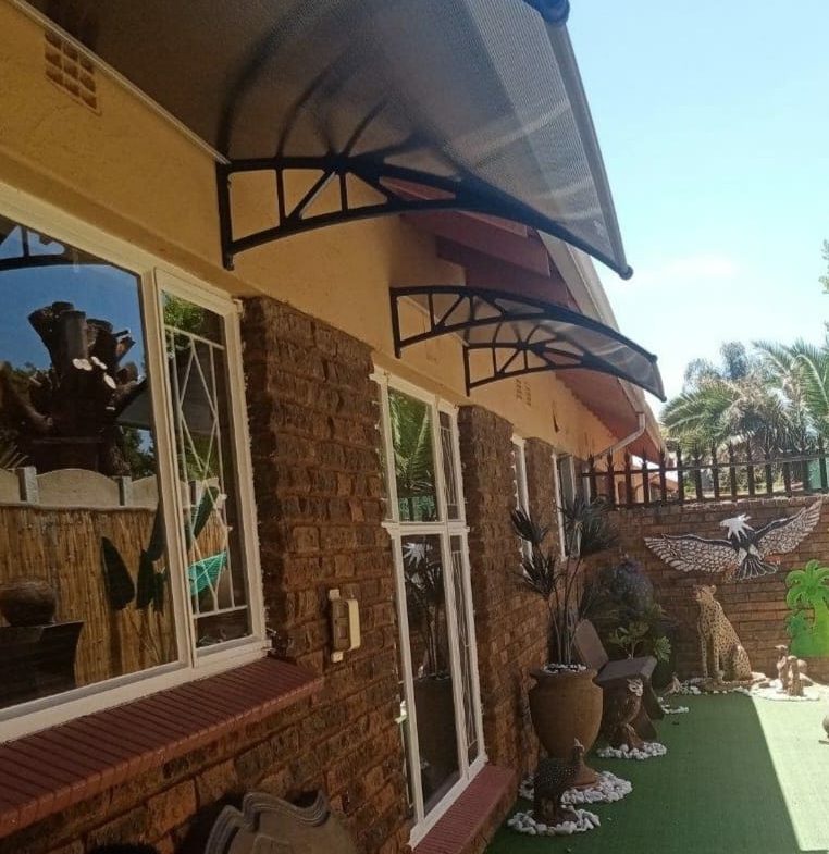 Stunning 3 Bedroom Townhouse in a Well Kept Complex