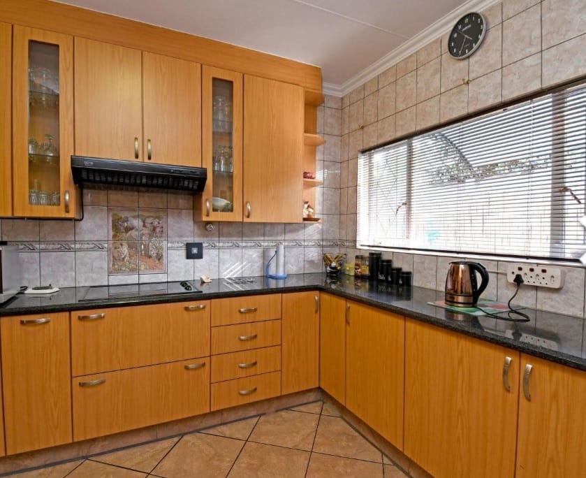 Stunning 3 Bedroom Townhouse in a Well Kept Complex