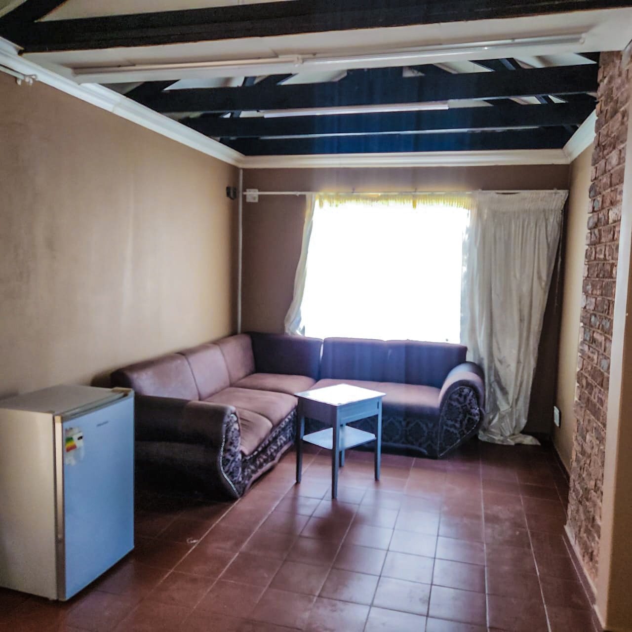 3 BEDROOM HOUSE WITH EXTRA 2BEDROOM COTTAGE AND A SHOWER ON THE MARKET!