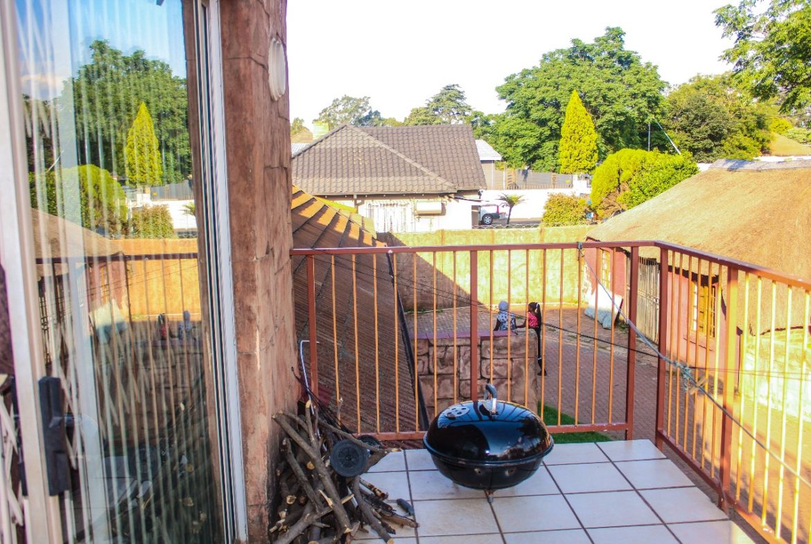 Spacious House for Sale in Rhodesfield
