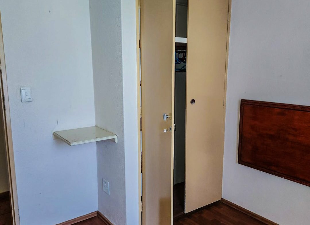 3 BEDROOM HOUSE WITH EXTRA 2BEDROOM COTTAGE AND A SHOWER ON THE MARKET!
