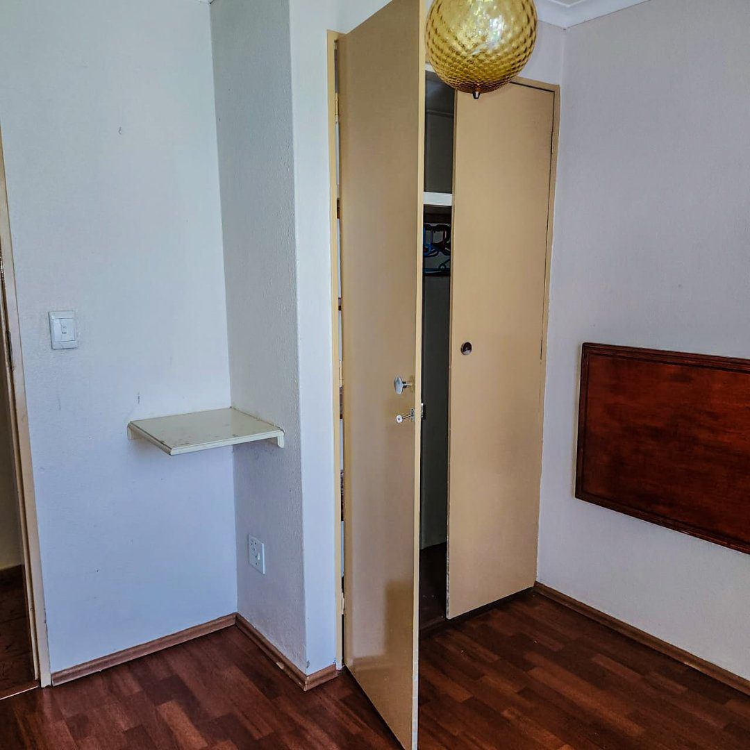 18 3 BEDROOM HOUSE WITH EXTRA 2BEDROOM COTTAGE AND A SHOWER ON THE MARKET!