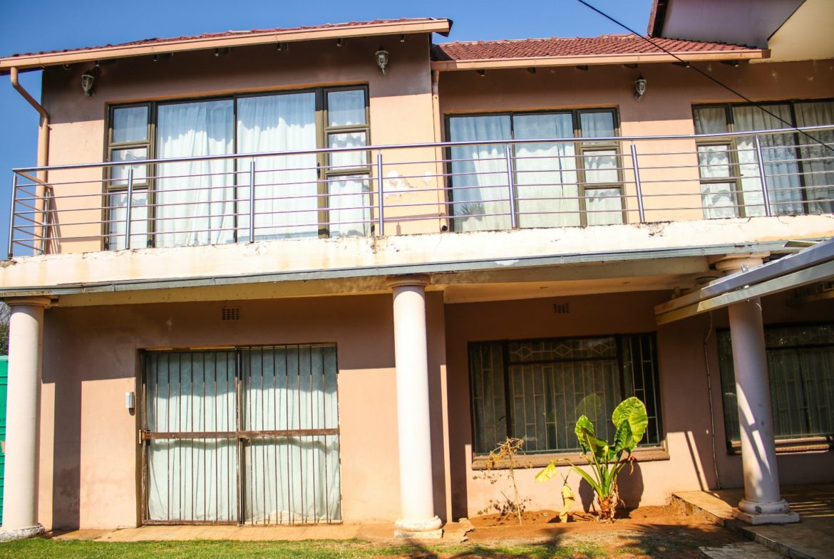8 Bedroom House for Sale and good for investment in Birchleigh, Kempton Park