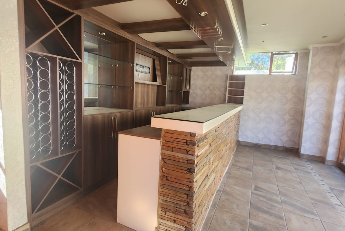 Spacious and Lovely family home on 2000 square metres