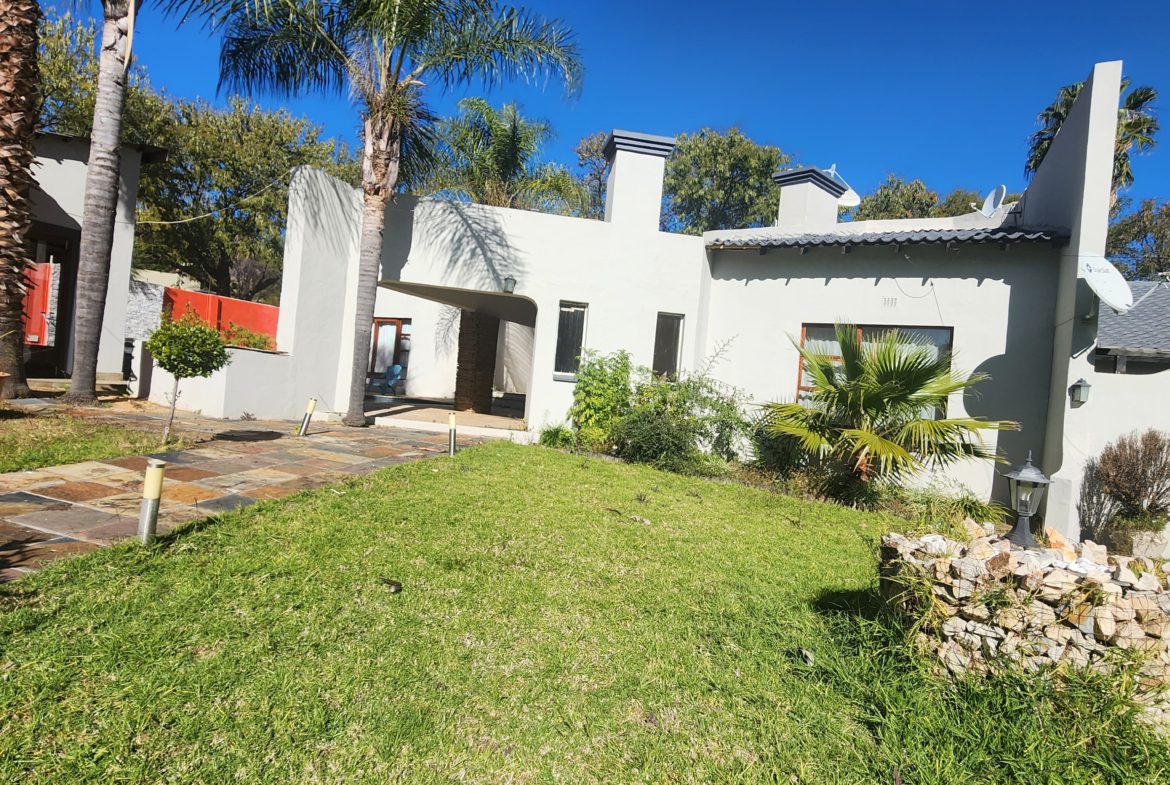 Spacious and Lovely family home on 2000 square metres