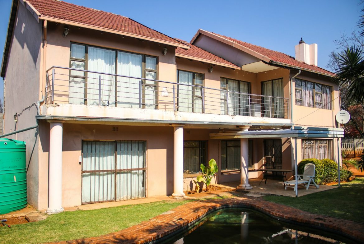 8 Bedroom House for Sale and good for investment in Birchleigh, Kempton Park