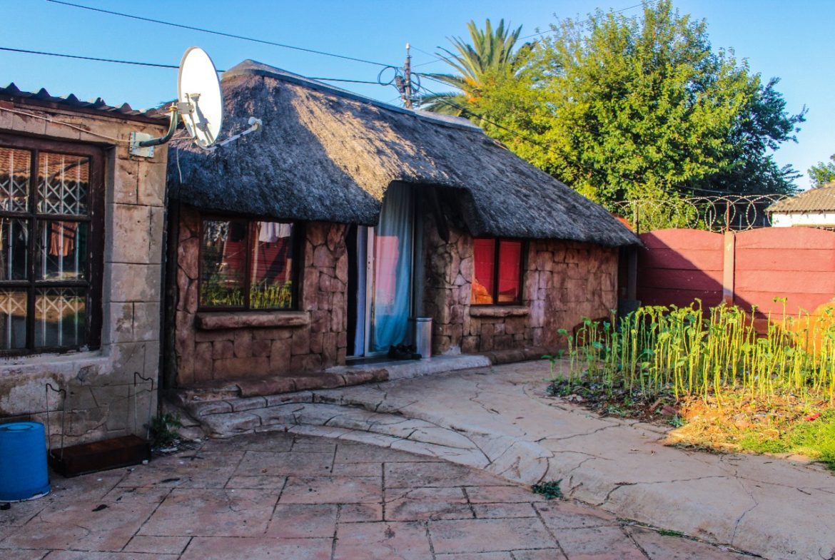 Spacious House for Sale in Rhodesfield