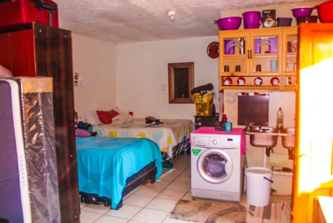 Spacious House for Sale in Rhodesfield