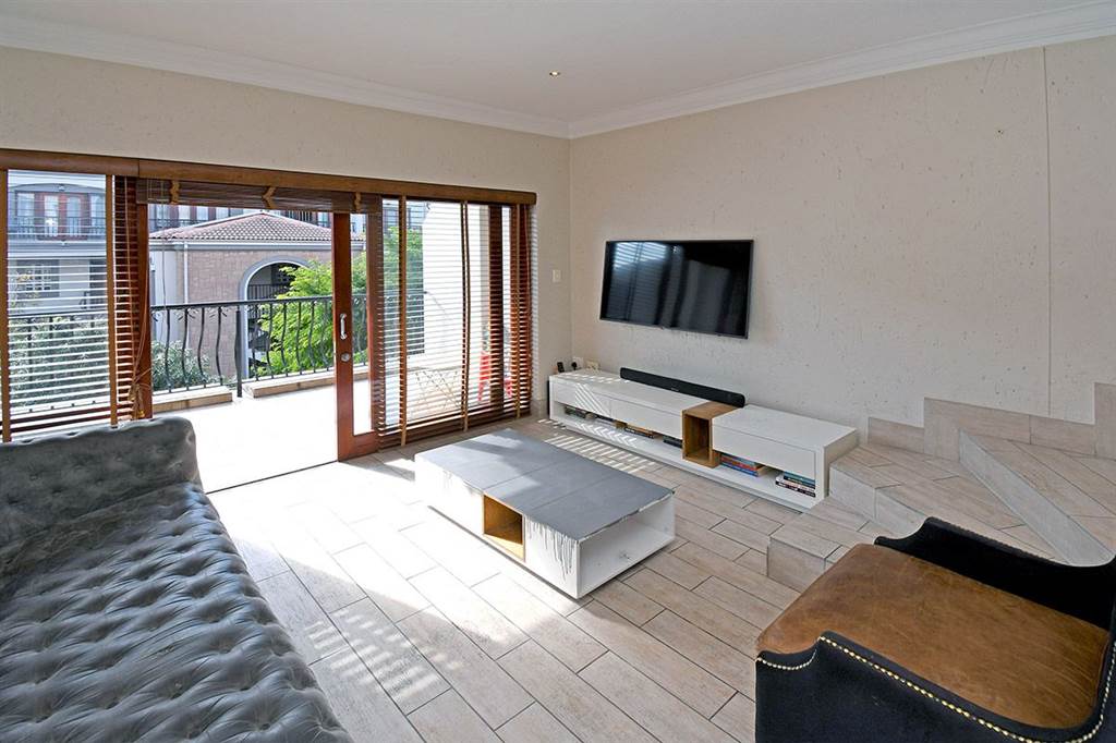 Beautifully Finished and Spacious Apartment For Rent