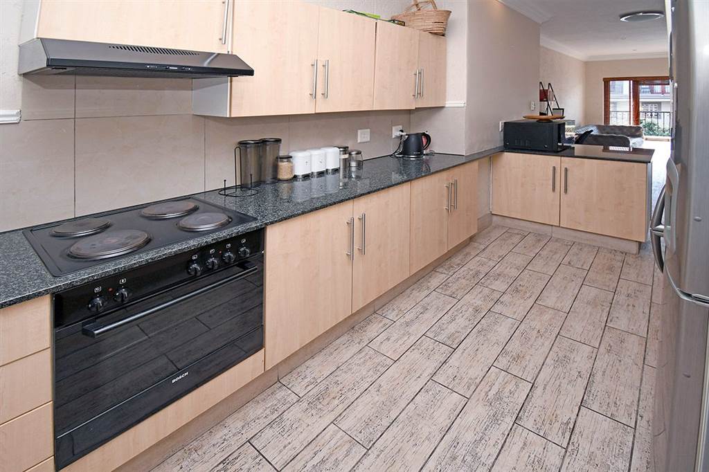 Beautifully Finished and Spacious Apartment For Rent