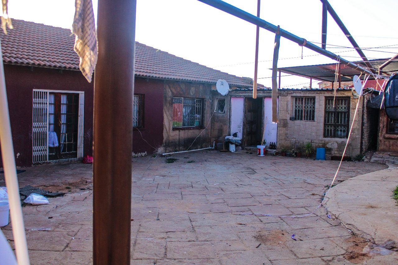 9 Spacious House for Sale in Rhodesfield