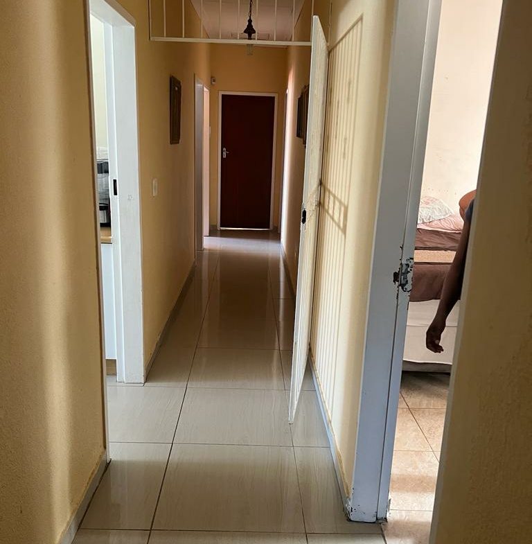 4 BEDROOM HOUSE WITH COTTAGE FLAT ON THE MARKET!