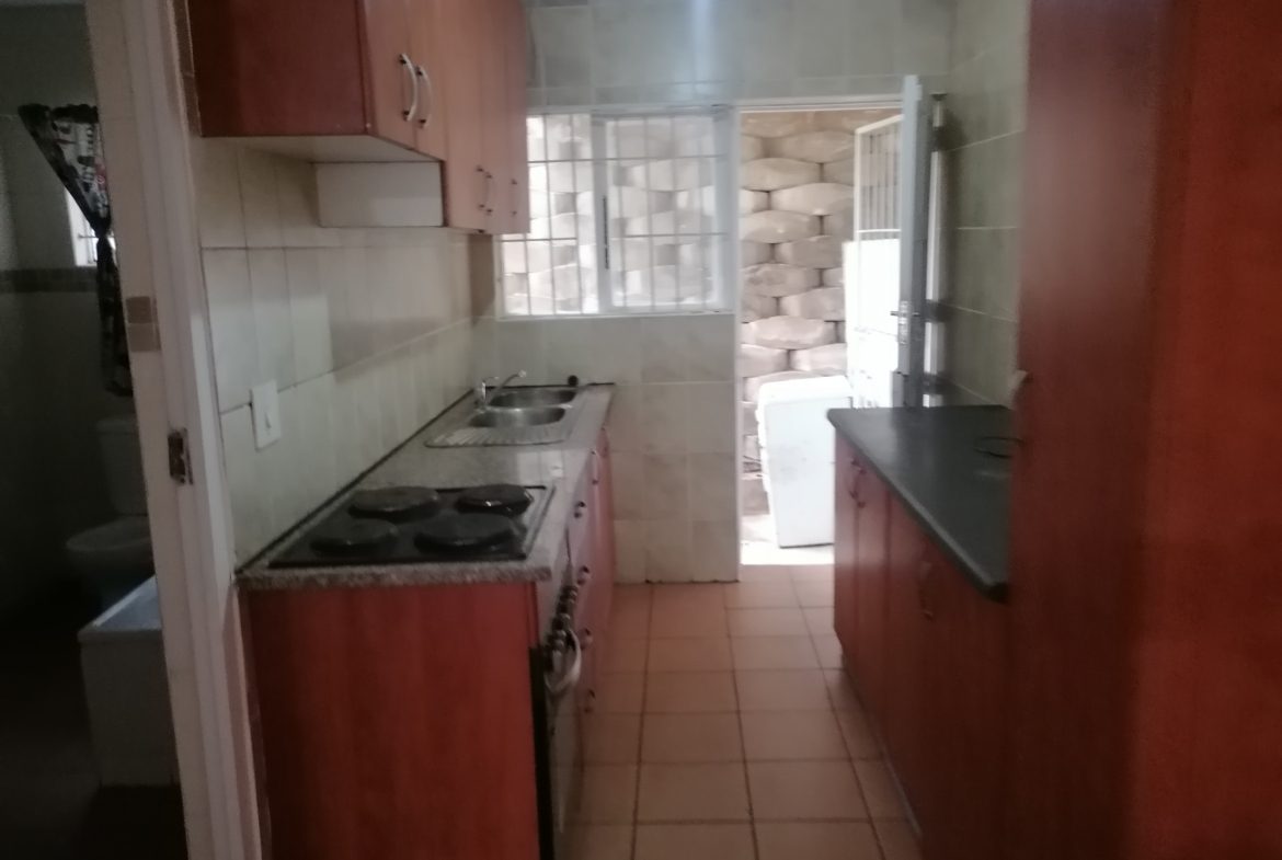 Two bedroom two bathroom Unit! Ideal for single, couple or small family.