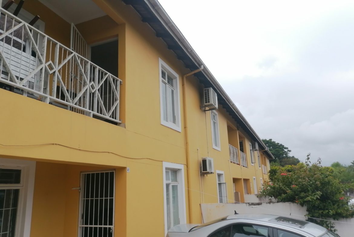 Two bedroom two bathroom Unit! Ideal for single, couple or small family.