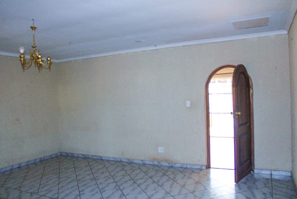 Unique Home With two bedroom cottage