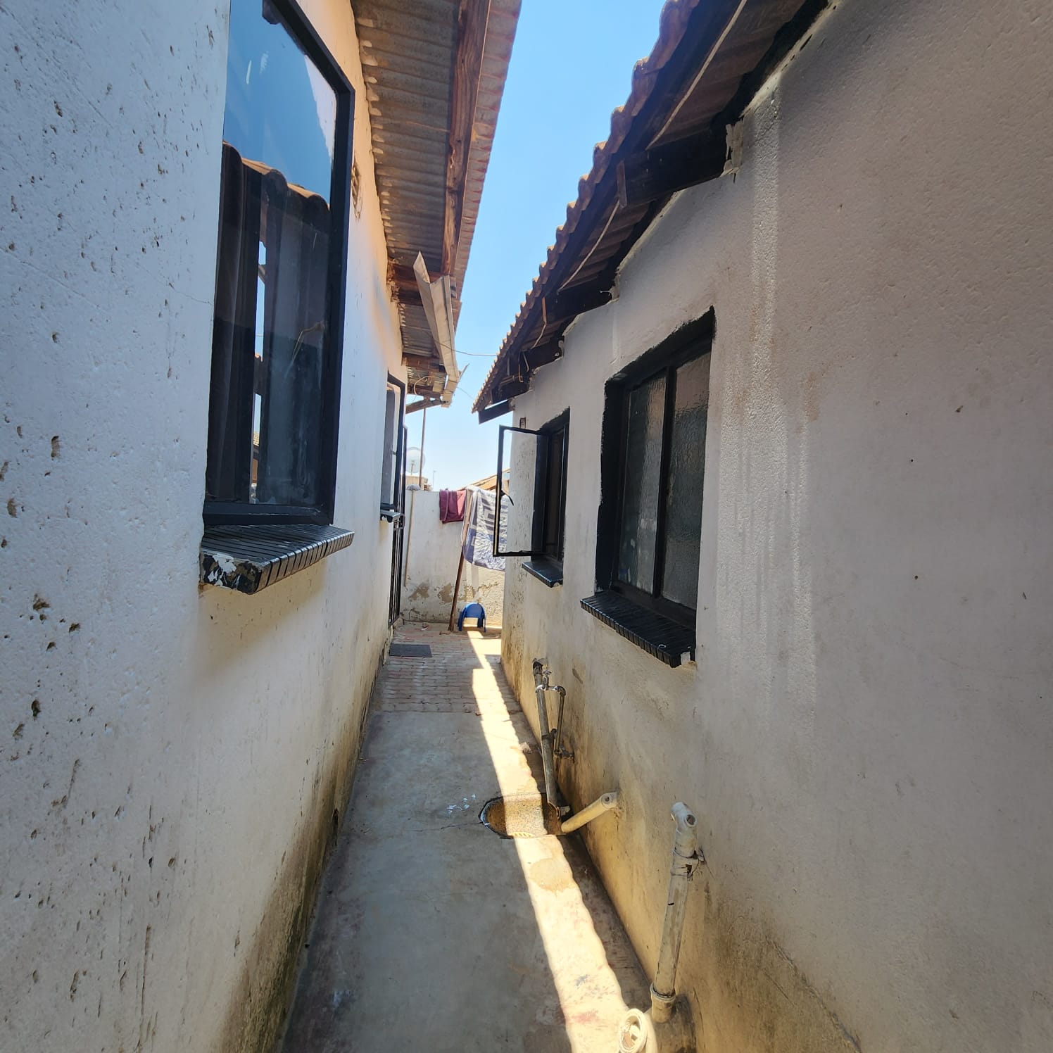 WhatsApp Image 2023-12-04 at 13.23.12 2 BEDROOM HOUSE 7 OUTSIDE ROOMS