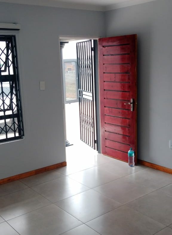 BEAUTIFUL 3 BEDROOM HOUSE AT KLIP SPRUIT ON THE MARKET!