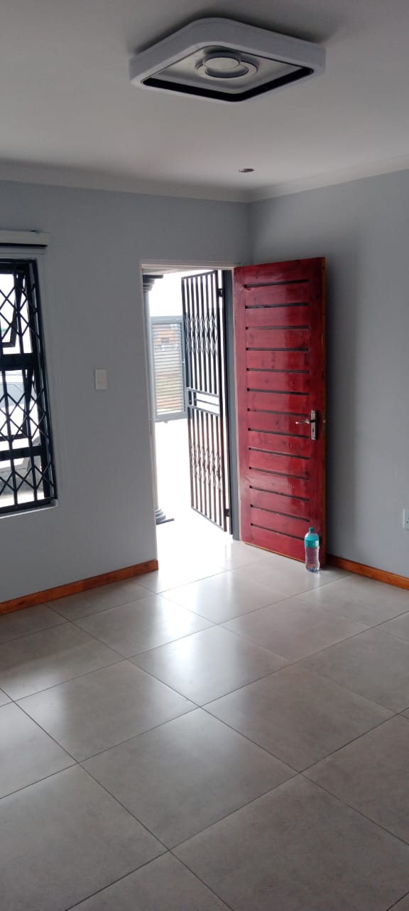 BEAUTIFUL 3 BEDROOM HOUSE AT KLIP SPRUIT ON THE MARKET!