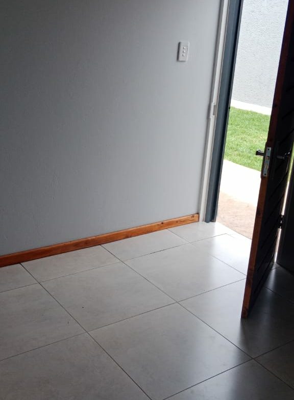 BEAUTIFUL 3 BEDROOM HOUSE AT KLIP SPRUIT ON THE MARKET!