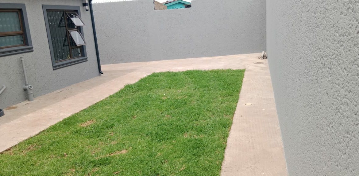 BEAUTIFUL 3 BEDROOM HOUSE AT KLIP SPRUIT ON THE MARKET!
