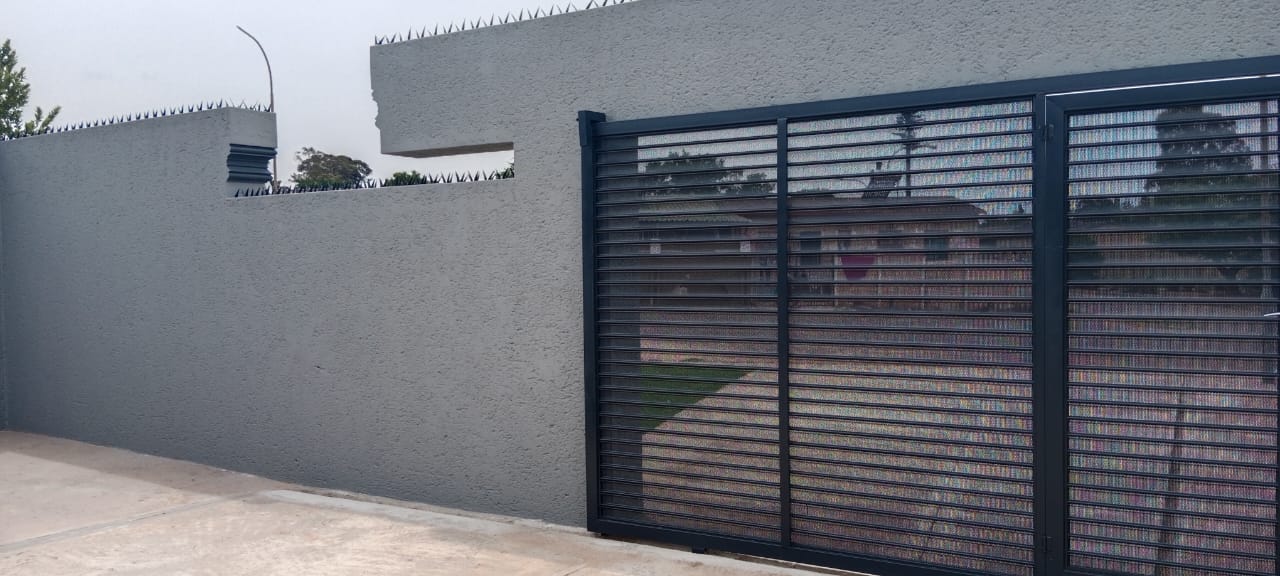 BEAUTIFUL 3 BEDROOM HOUSE AT KLIP SPRUIT ON THE MARKET!