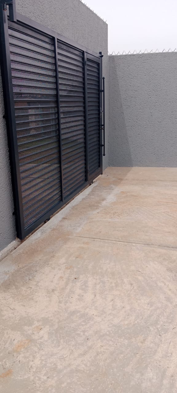 BEAUTIFUL 3 BEDROOM HOUSE AT KLIP SPRUIT ON THE MARKET!