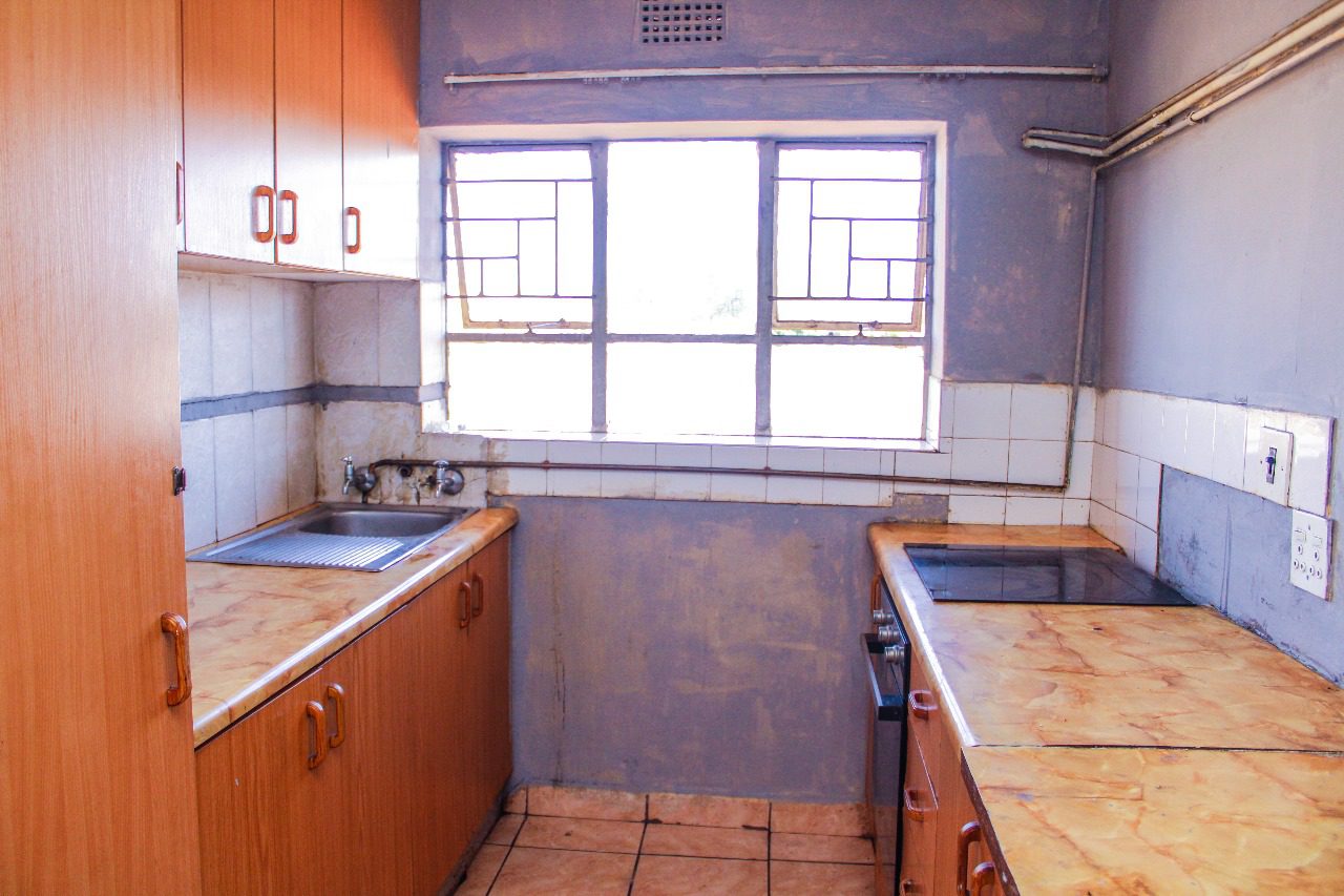 WhatsApp Image 2024-02-15 at 12.13.29 (1) 2 Bedroom 1bath flat on the market for your liking!